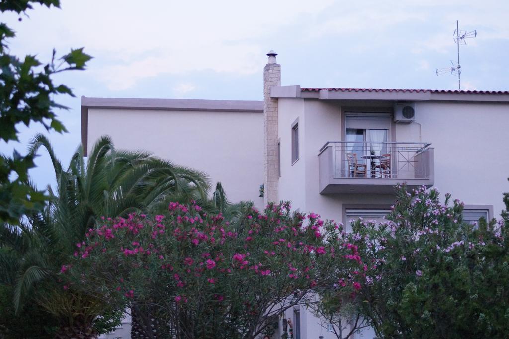Palatino Apartment Afytos Exterior photo